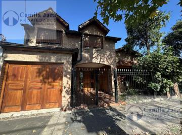 Casa · 200m² · 5 Ambientes · 2 Cocheras · Chalet 5 Ambientes en Venta en Castelar Norte Parque Ayerza