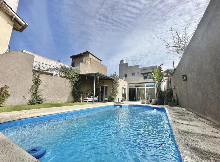 Casa · 162m² · 4 Ambientes · 1 Cochera