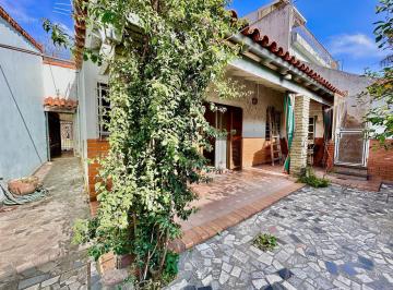 Casa · 116m² · 3 Ambientes · 1 Cochera · Casa 3 Ambientes en Morón Norte con Cochera y Patio