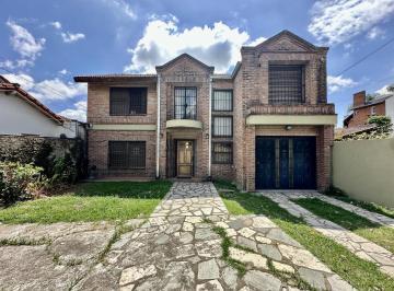 Casa · 270m² · 5 Ambientes · 2 Cocheras · Casa en Venta 6 Ambientes en Ituzaingó Norte