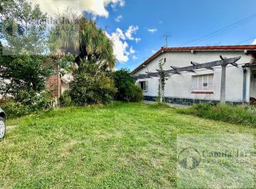 Casa · 150m² · 4 Ambientes · 1 Cochera · Chalet a Reciclar - Ideal Fines Comerciales o Emprendimiento Habitacional