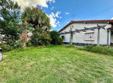 Casa · 150m² · 4 Ambientes · 1 Cochera · Chalet a Reciclar - Ideal Fines Comerciales o Emprendimiento Habitacional