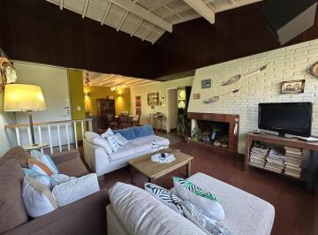 Casa · 173m² · 5 Ambientes · 3 Cocheras · Casa 5 Ambientes en Lote de 700 m en Ituzaingó Norte