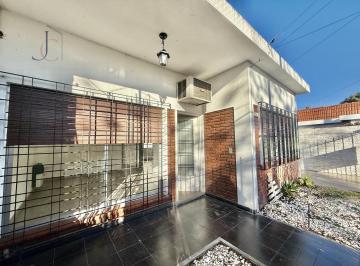 PH · 139m² · 3 Ambientes · 3 Cocheras · Casa en PH 3 Ambientes Independiente en Ituzaingó Norte