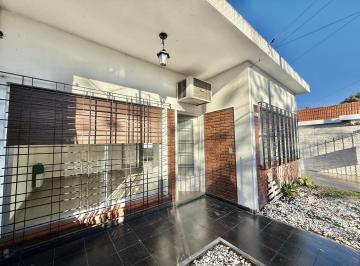 PH · 139m² · 3 Ambientes · 3 Cocheras · Casa en PH 3 Ambientes Independiente en Ituzaingó Norte