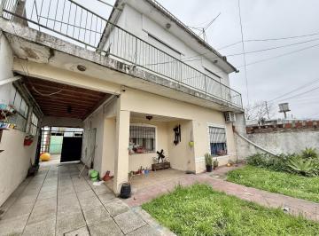 Casa · 180m² · 3 Ambientes · 3 Cocheras · Casa a Reciclar Ideal 2 Familias