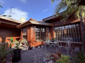 Casa · 115m² · 4 Ambientes · 1 Cochera · Casa en Venta 4 Ambientes en Altos de Castelar