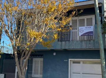 Casa · 208m² · 4 Ambientes · 1 Cochera · Venta de Casa en San Carlos