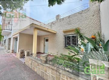Casa · 196m² · 5 Ambientes · 1 Cochera · Casa en Venta Apta Credito Manuel Sola Entre Av Uruguay y Pje del Milagro