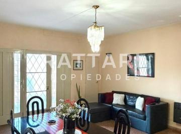 Casa de 3 ambientes, Morón · Venta de Casa en Lote Propio de 3 Ambientes con Parque y Cochera Morón
