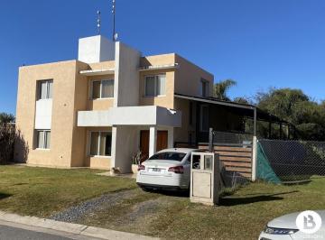 Casa · 192m² · 6 Ambientes · 2 Cocheras · Venta Casa en Las Cañitas Malagueño