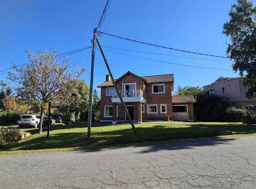 Casa · 216m² · 6 Ambientes · 1 Cochera · Venta Amplia y Robusta Casa en Barrio Cerrado Fincas de Maschwitz, Escobar