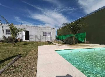 Quinta vacacional · 90m² · 3 Ambientes · 1 Cochera · Venta - Quinta 600 m² - Bºla Candelaria - Zarate (Se Acepta Vehiculo en Parte de Pago)