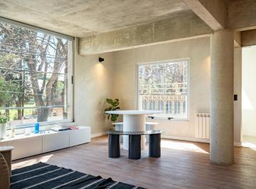 Casa · 102m² · 4 Ambientes · 1 Cochera · Casa de 3 Dorm. con Terraza, Jacuzzi y Cochera