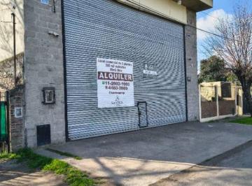 Local comercial , Moreno · Excelente Local Sobre Gaona Cerca de Shopping Nine, Ideal Uso Comercial.