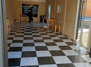 Quinta vacacional · 76m² · 2 Ambientes · 1 Cochera · Hermoso Salon con Pileta Para Multiples Usos!