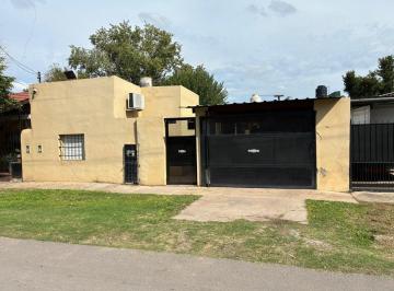 Casa · 108m² · 4 Ambientes · 1 Cochera · Dos Casas Lote 300 m Ideal Familia o Iversion