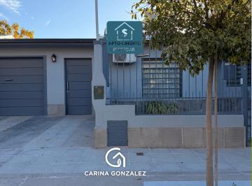 Casa · 110m² · 4 Ambientes · 2 Cocheras · Casa en Valentina Sur