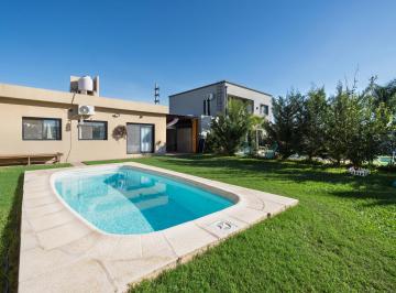 Casa · 94m² · 5 Ambientes · 1 Cochera · Venta/permuta - Casa - 3 Dorm. - Tierra de Sueños 3, Roldán