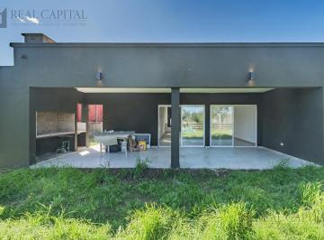 Casa · 132m² · 4 Ambientes · 2 Cocheras · Venta Casa a Estrenar en Pilar del Este - Barrio San Alfonso - 4 Amb Gran Jardin