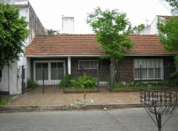 Casa · 120m² · 3 Ambientes · 1 Cochera · Casa 3 Ambientes en Venta en Turdera Apto Credito