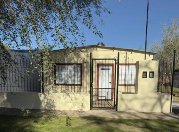 Casa · 3 Ambientes · Casa en Alquiler: La Rioja 1441 Ricardone
