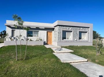 Casa · 146m² · 4 Ambientes · Casa en Venta en Santa Sofía, Pilar del Este, Pilar