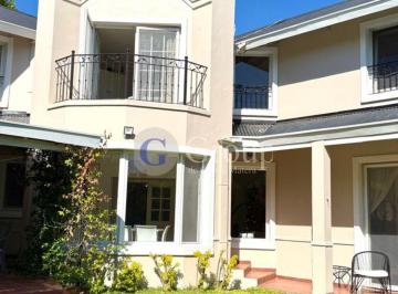 Casa · 290m² · 6 Ambientes · 3 Cocheras · Casa en Venta en Haras La Caballeriza, Pilar con Pileta