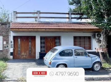 Casa · 151m² · 6 Ambientes · 2 Cocheras · Casa 2 Dorm. Venta - Florida Belgrano - Oeste