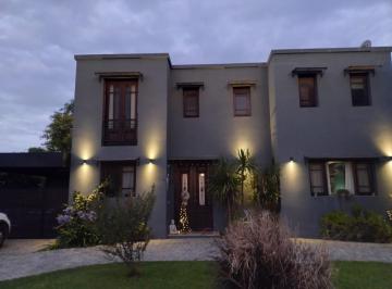 Casa · 157m² · 6 Ambientes · 2 Cocheras · Casa en Venta en Barrio San Lucas Village - Ingeniero Maschwitz - 3 Dorm. - Jardín y Pileta