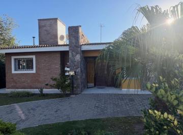 Casa · 200m² · 2 Dormitorios · 2 Cocheras · Córdoba, Villa Allende, San Isidro, Mza 43