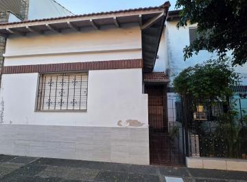 PH · 192m² · 3 Ambientes · Oportunidad en Temperley - Casa con Terraza y Gran Potencial, Apta Credito