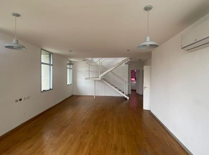 Oficina comercial · 179m² · 3 Ambientes · 1 Cochera