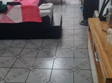 Departamento · 84m² · 3 Ambientes · Departamento en Venta - 2 Dorm. 2 Baños - Flores