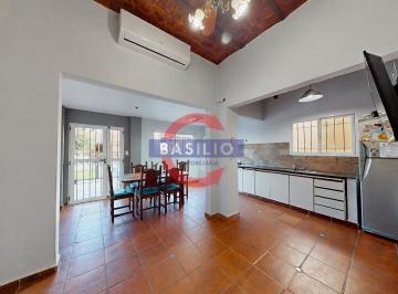 Casa · 259m² · 5 Ambientes · 1 Cochera · Venta Casa en Lote Propio de 2 Plantas con Jardín, Piscina, Quincho y Terraza en Carapachay