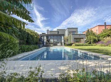 Casa · 343m² · 7 Ambientes · 2 Cocheras · Casa en Venta a La Laguna 4 Dorm - Talar del Lago 2