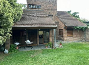Casa · 240m² · 5 Ambientes · 4 Cocheras · Excelente Casa en Alquiler en Bella Vista