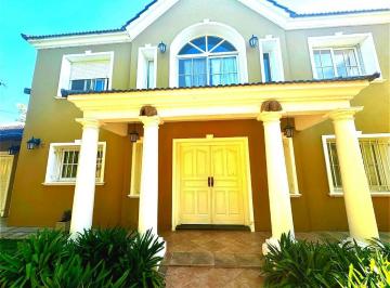 Casa · 380m² · 5 Ambientes · Casa - Venta Belen de Escobar 4 Dorm. Jardín Pileta Galería Parrilla