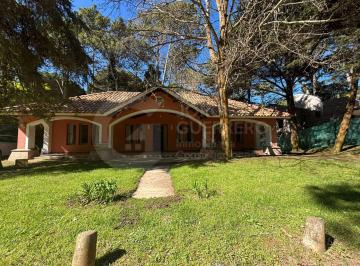 Casa · 140m² · 3 Dormitorios · Casa - Carilo