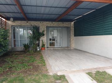 Casa · 75m² · 4 Ambientes · 2 Cocheras · Venta Duplex Villa Allende Barrio Norte 1