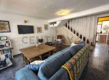 Casa · 85m² · 6 Ambientes · 1 Cochera · Century 21 Lucio Barroso Vende