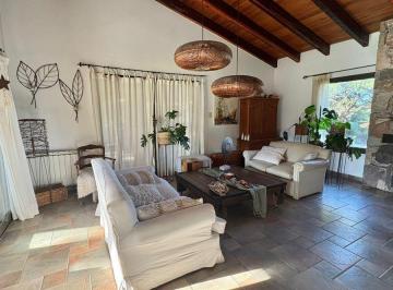 Casa · 418m² · 8 Ambientes · Casa en Venta 4 Dorm. Calicanto Villa Warcalde Cordoba