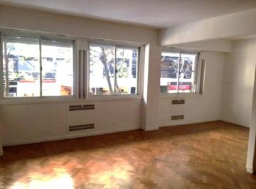 Departamento · 100m² · Semipiso Al Frente en Ayacucho y Av Alvear con Patio