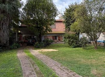 Quinta vacacional · 109m² · 1 Cochera · Casa Quinta en Venta en Derqui, Pilar, G. B. a. Zona Norte