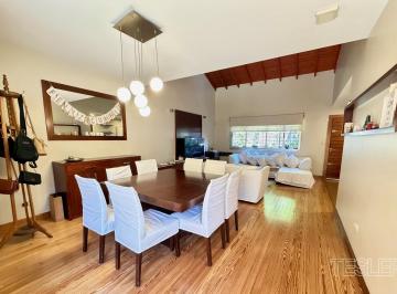 Casa · 185m² · 5 Ambientes · Venta Casa Saavedra Totalmente Reciclada 3 Dorm. 3 Baños Completos Living Comedor Doble Altura