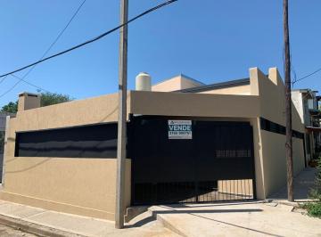 Casa · 110m² · 5 Ambientes · 1 Cochera · En Venta Hermosa Casa Apta Credito Hipotecario