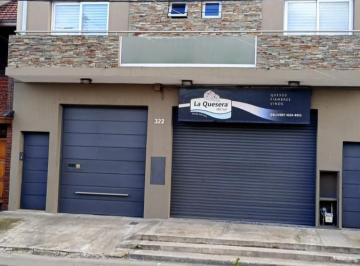 Casa · 600m² · 7 Ambientes · Casa 7 Ambientes con Local Comercial Aprox 600 m² en 3 Plantas en Venta - Quilmes Sur