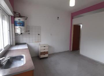 Departamento · 25m² · 1 Ambiente · Alquiler Departamento 1 Amb con Pequeña Division - S. Justo (Ctro)
