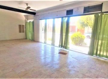 Local comercial · 278m² · 6 Cocheras · Venta Locale Comerciale con Casa en Rio Tercero