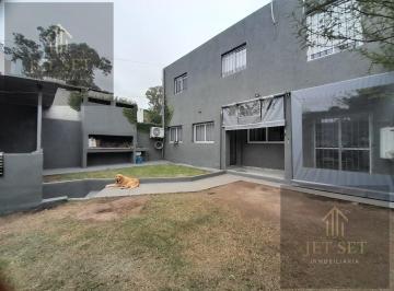 Casa · 140m² · 7 Ambientes · 3 Cocheras · Casa en Calera Central